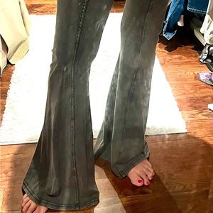 Urban outfitter pull on bell bottom pants.